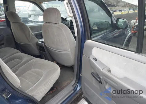 2005 Ford Explorer Xlt/Xlt Sport from USA, damaged, VIN 1FMDU73E65UB04476